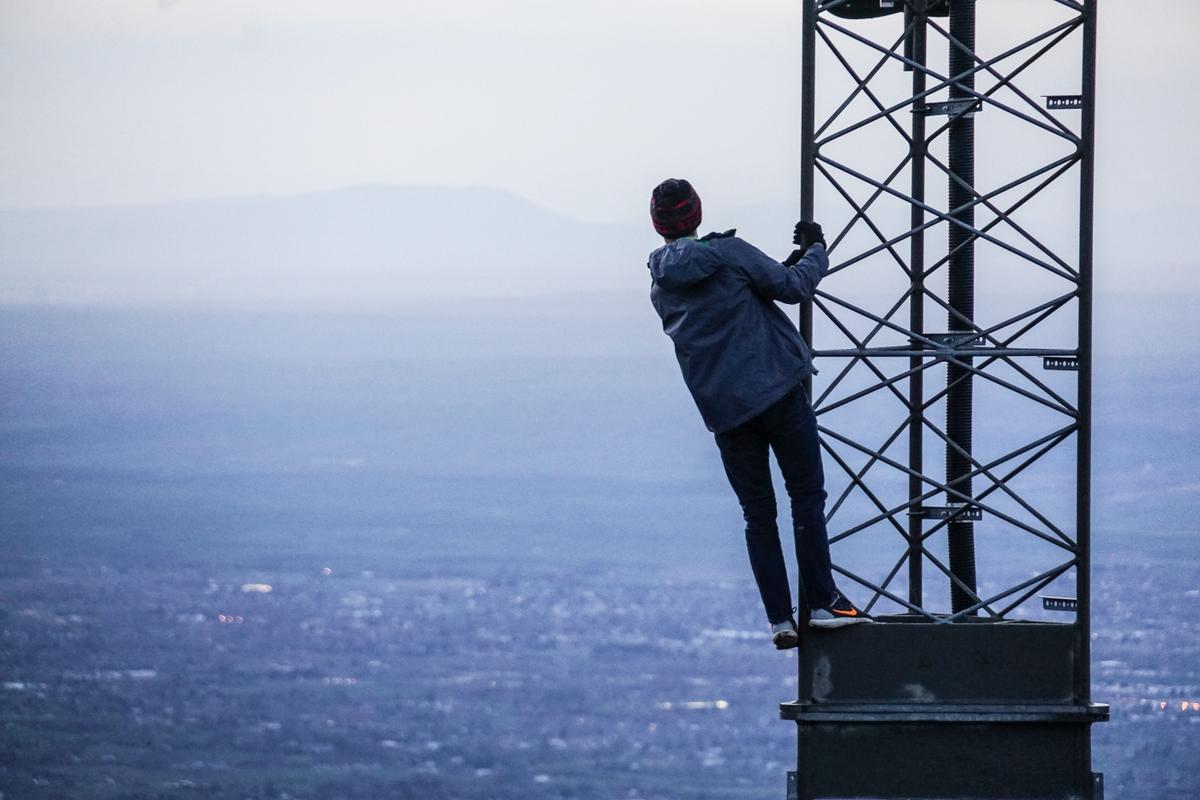 5G ska underlätta för ett hållbart samhälle. Men utbyggnaden går för långsamt. Foto: Jack Sloop