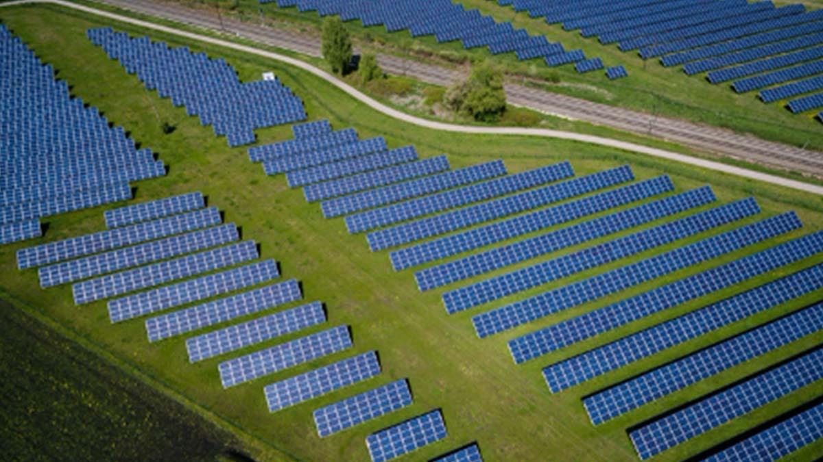 Solenergi förutspås stå för den största tillväxten inom elproduktionen år 2020. (Foto: Andreas Gücklhorn/Unsplash)