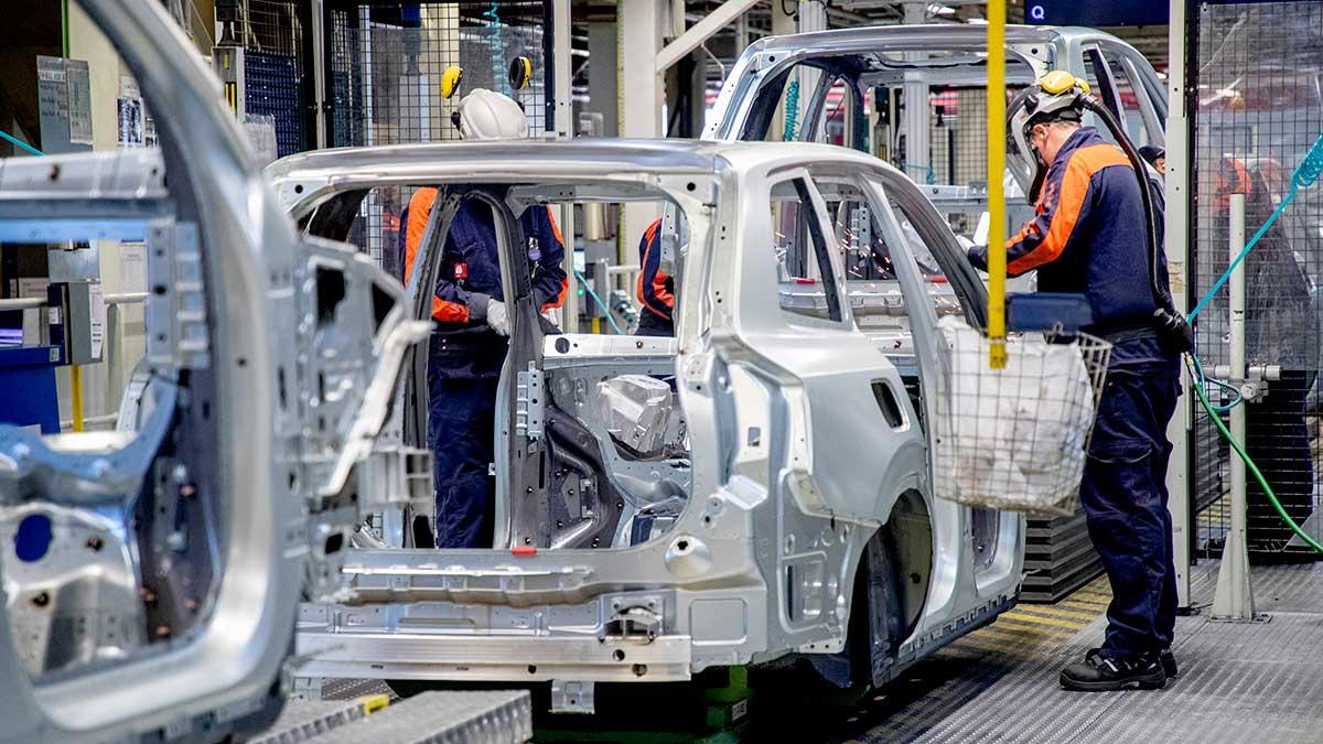 Volvo Cars omställningsprogram bort från fossila bränslen och till elbilar kommer att resultera i att 650 anställda får lämna. (Foto: TT)