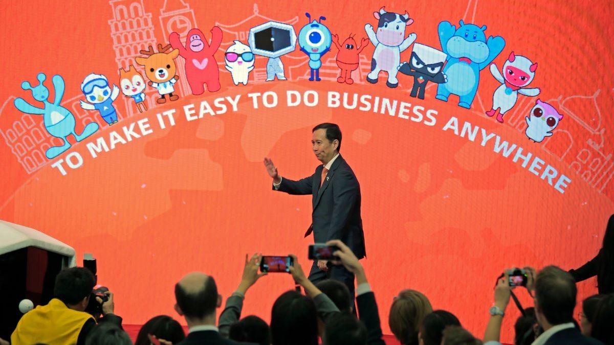 Alibabas vd, Daniel Zhang säger att Kinas nya regleringar för att förhindra skapandet av internetmonopol ”ligger rätt i tiden och är nödvändiga”. (Foto: TT)
