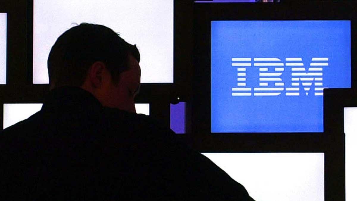 Teknikbjässen IBM planerar att minska personalstyrkan i Europa med omkring 10 000 tjänster. (Foto: TT)