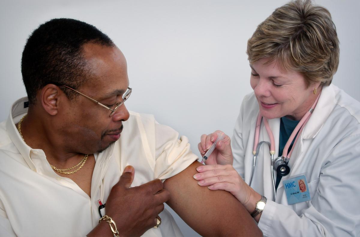 Fortfarande råder det många frågetecken kring vaccinet. (Foto: CDC/Unsplash)