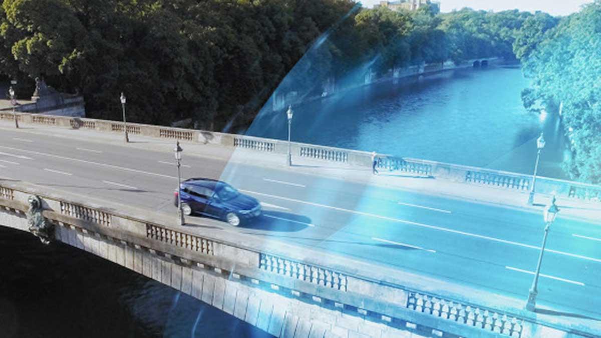 Stockholms innerstad har blivit en zon för automatisk elektrisk körning via en ny funktion från BMW.