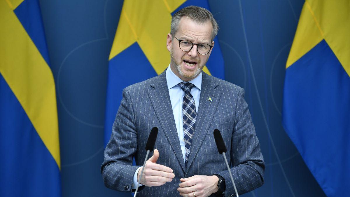 Regeringen stänger gränsen mot Danmark