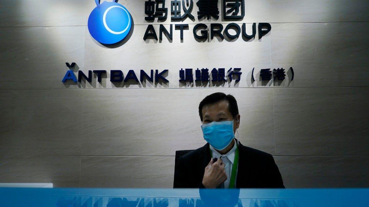 En ny reglering kan tvinga det kinesiska fintechbolaget Ant Group att bryta upp verksamheten i flera mindre bolag. (Foto: TT)