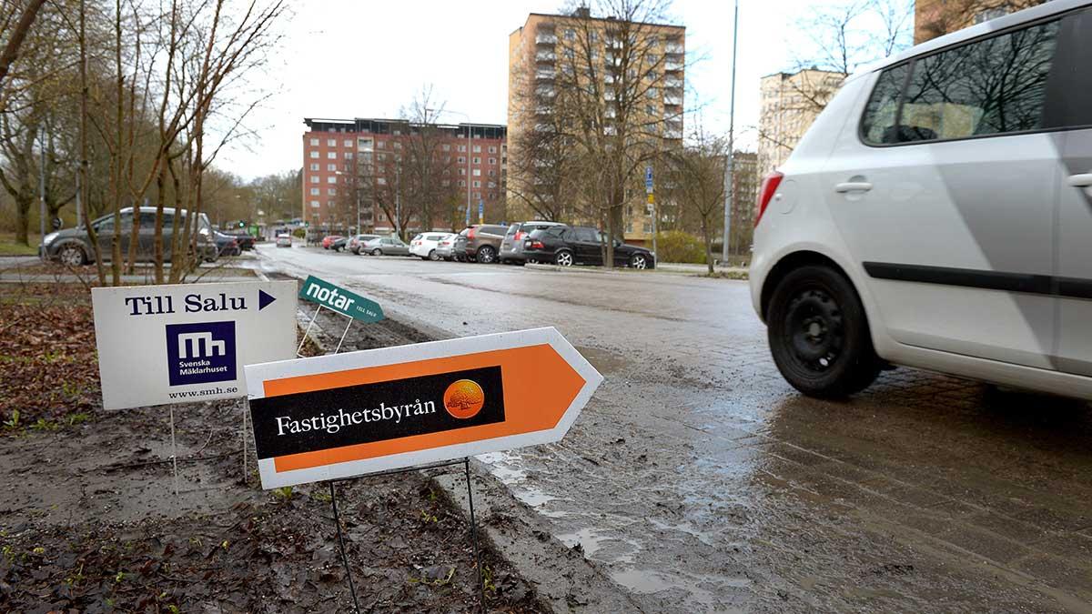För första gången sedan i våras faller bostadspriserna inom Stockholms kommun. (Foto: TT)