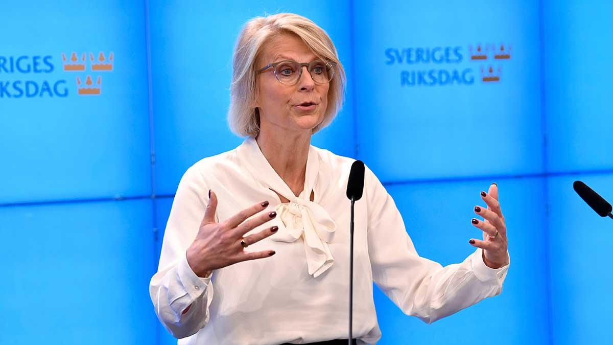 "Regeringen och stödpartierna förstår inte allvaret i läget", säger Elisabeth Svantesson (M), ekonomisk-politisk talesperson, till TT. (Foto: TT)