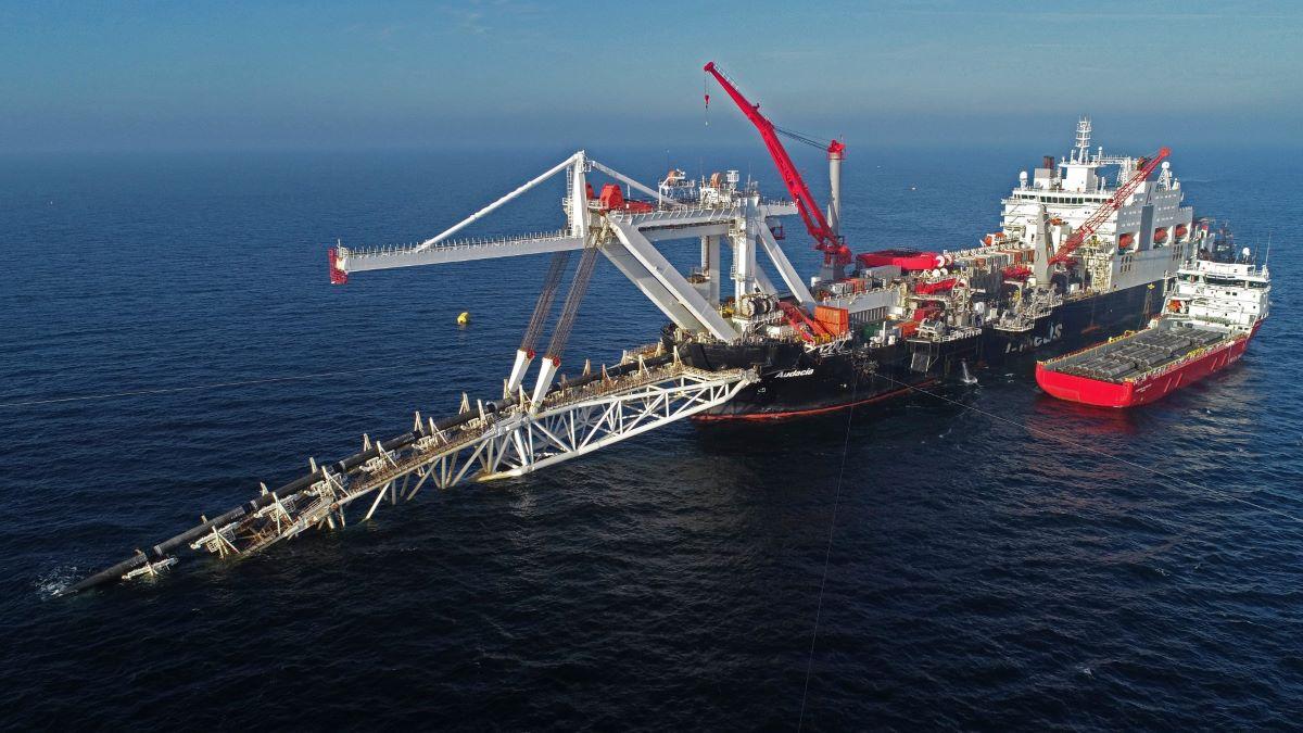 USA:s regering har infört ytterligare sanktioner mot gasledningen Nord Stream 2. Denna gång mot skeppet som färdigställer byggnationen av sista sträckan på projektet. (Foto: TT)