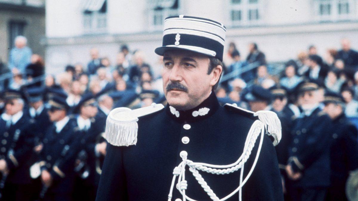 Nästan som taget ur en Rosa Pantern-film: den franska polisen fick nyligen ducka när vintjuvar kastade dyra buteljer mot dem för att undkomma under en biljakt. Här Peter Sellers i en av sina klassiska roller som kommisarie Clouseau. (Foto: TT)