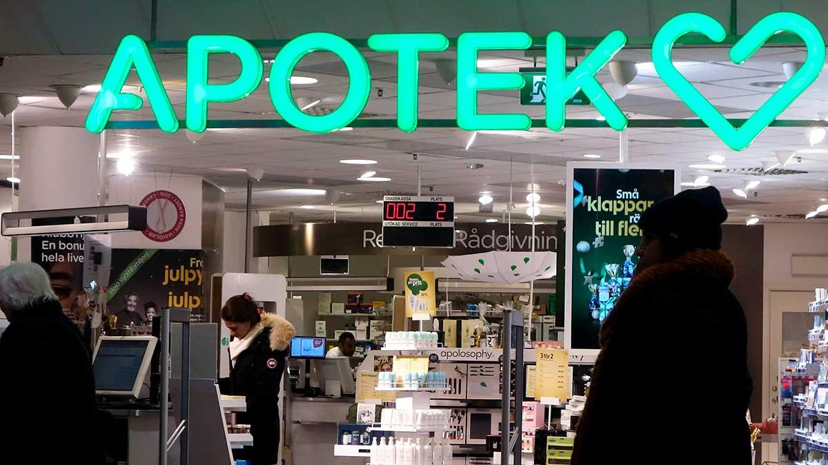 Apotek Hjärtat gick i bräschen för miljö- och hållbarhetsguiden som nu finns på alla apotek i Sverige på receptfria läkemedel. (Foto: TT)