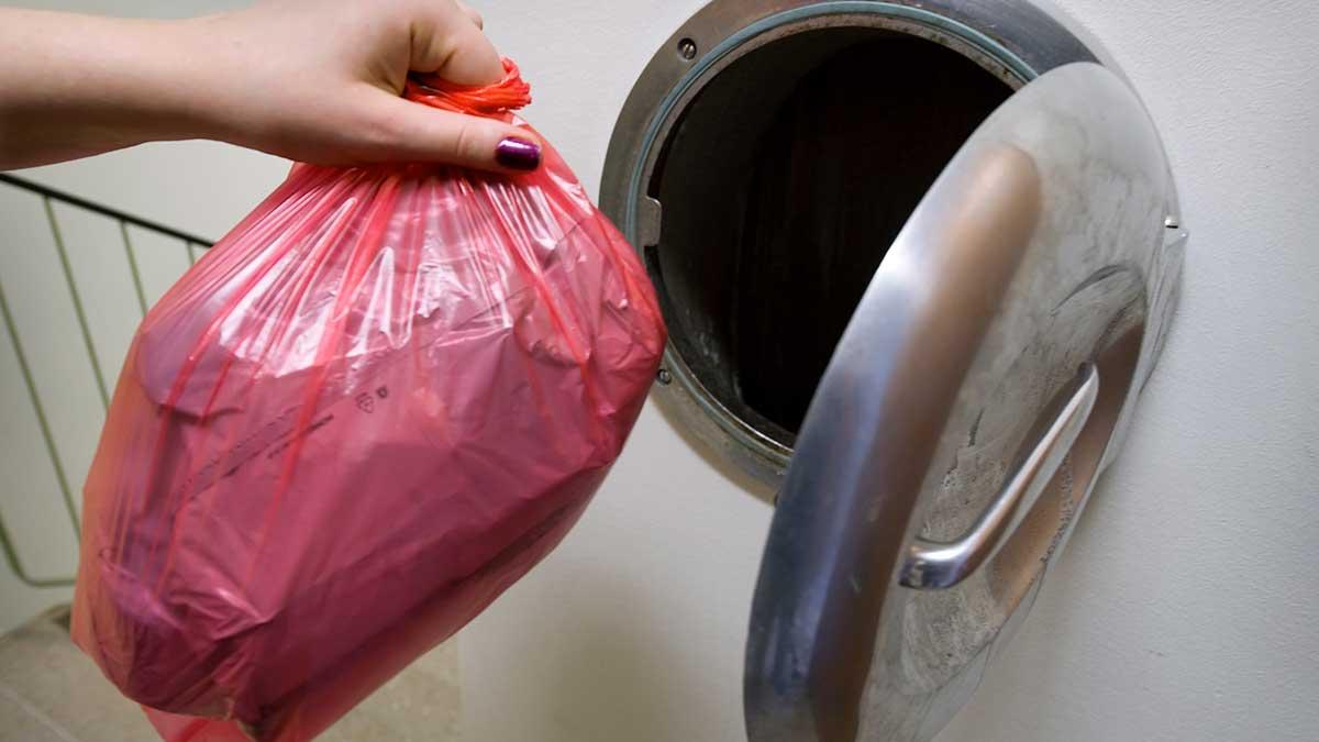 Avfallspåsar på rulle rekordsäljer sedan skatten på vanliga bärkassar i plast infördes. (Foto: TT)