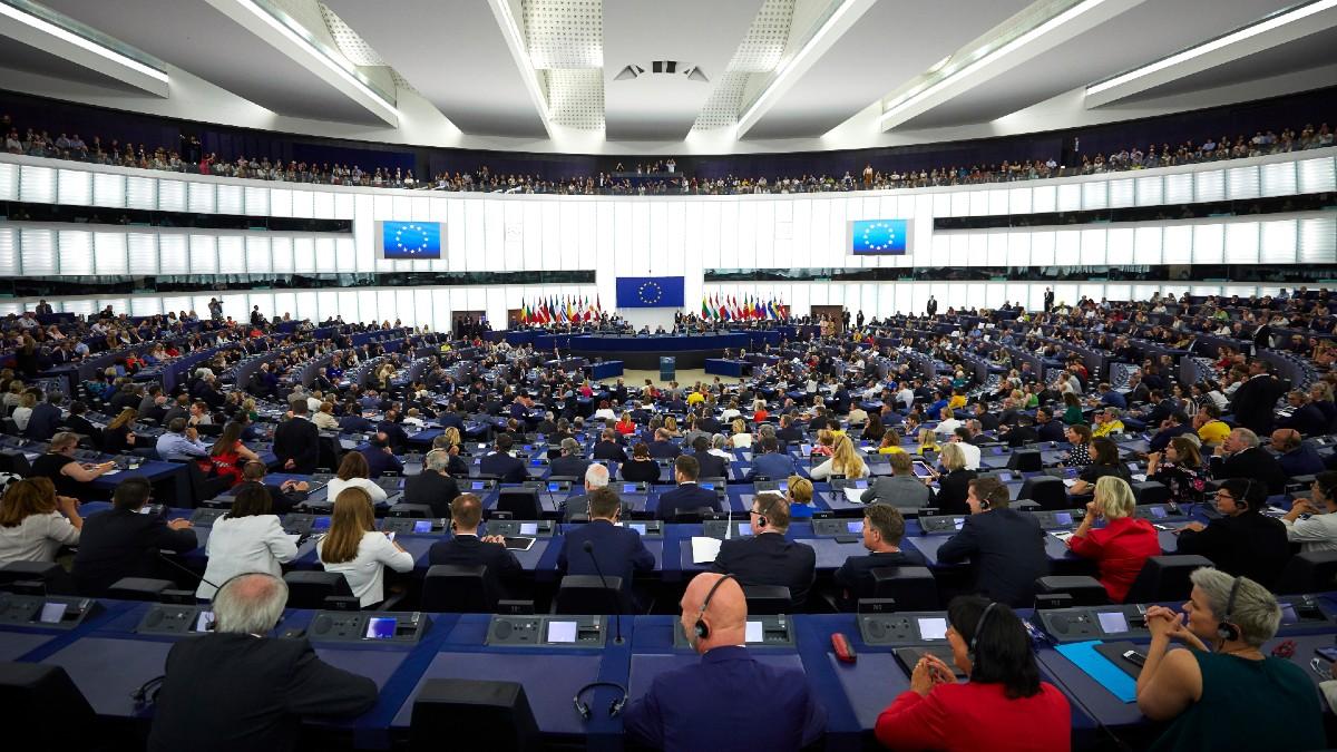 EU-parlamentet gav under tisdagen klartecken till 672,5 miljarder i bidrag och lån till medlemsländerna. (Foto: TT)