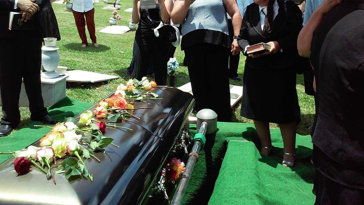 Vanliga begravningar kan snart vara ett minne blott. (Foto: Rhodi Lopez/Unsplash)