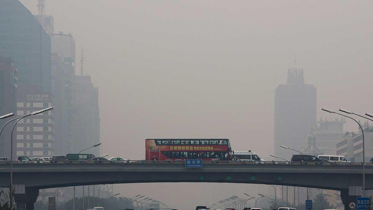 Luftföroreningarna uppges i en ny studie har orsakat 8,7 miljoner dödsfall i världen 2018. (Foto: TT)