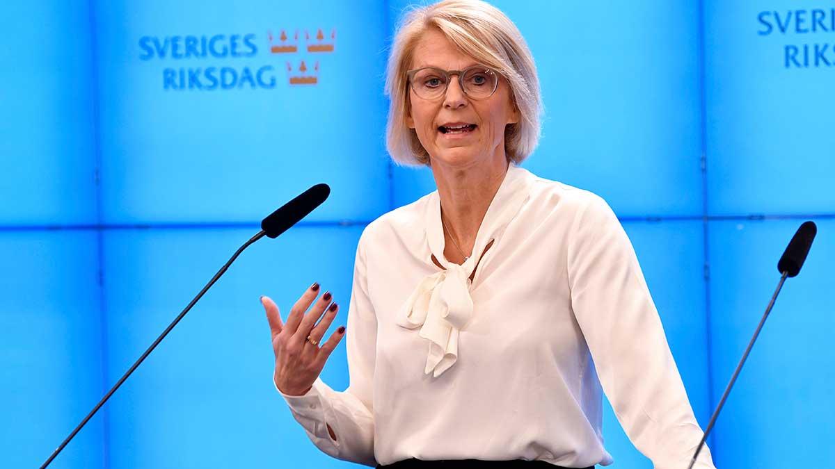 Elisabeth Svantesson, ekonomiskpolitisk talesperson för Moderaterna, vill att Sverige följer Danmarks exempel. Där har man "fyrdubblat straffen" för företag som fuskar åt sig krisstöd från staten, enligt Svantesson. (Foto: TT)