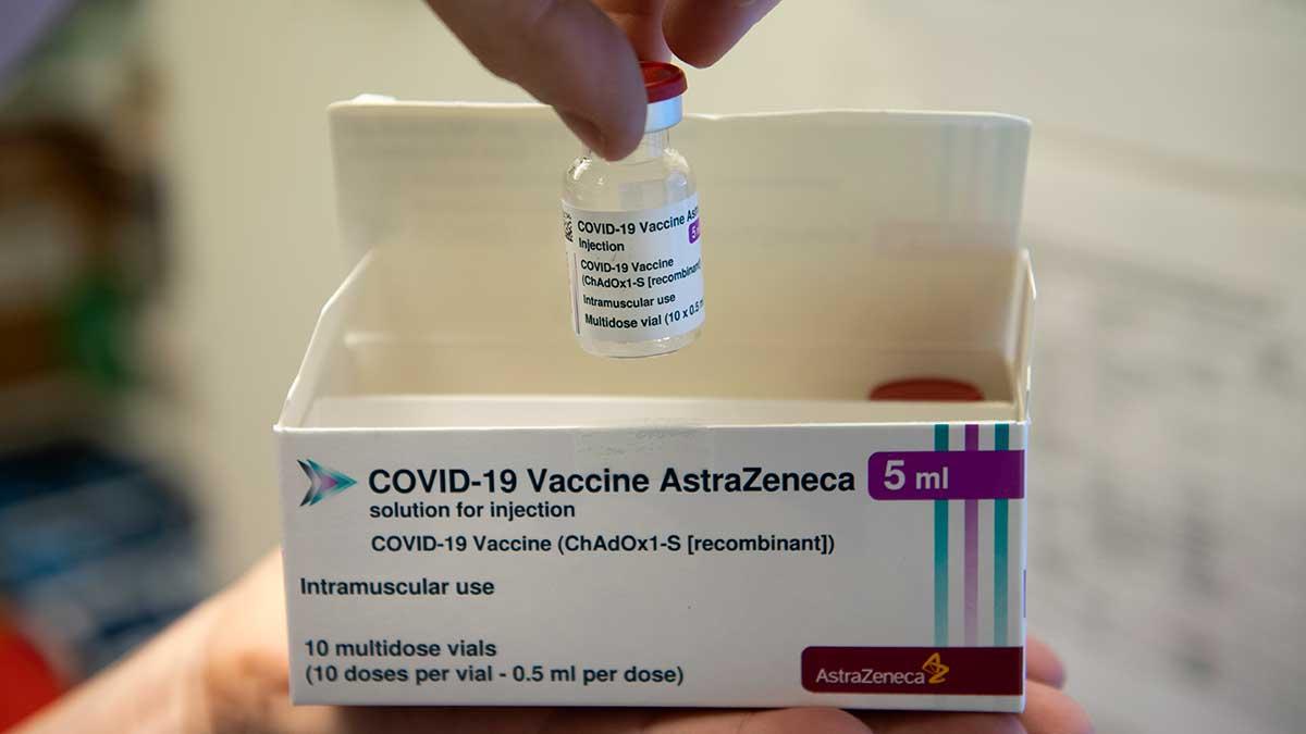 I 17 av 21 regioner i Sverige har personer tackat nej till Astra Zenecas just nu stoppade covid-19-vaccin. (Foto: TT)