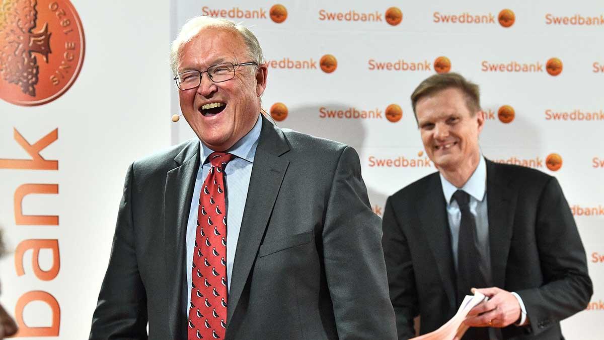 Göran Persson skrattar på Swedbank.