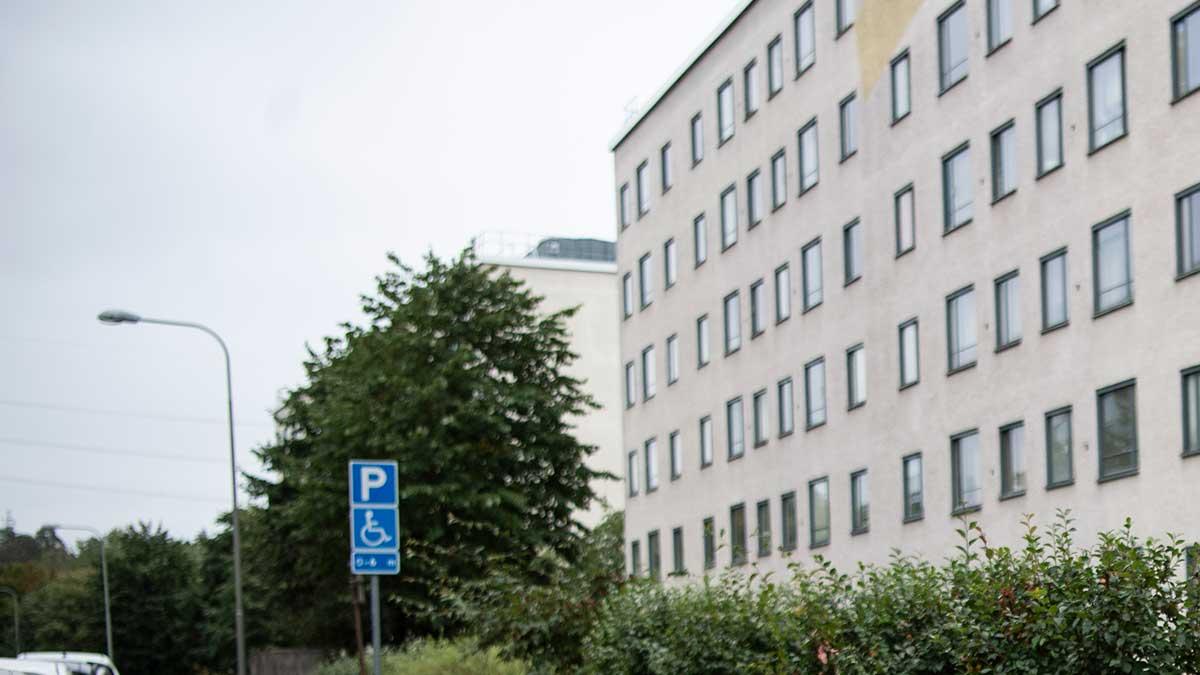 Hyresförhandlingarna i Stockholms län är klara och i artikeln ser du hur mycket hyran höjs i snitt där du bor. Har du valt rätt hyresvärd? (Foto: TT)