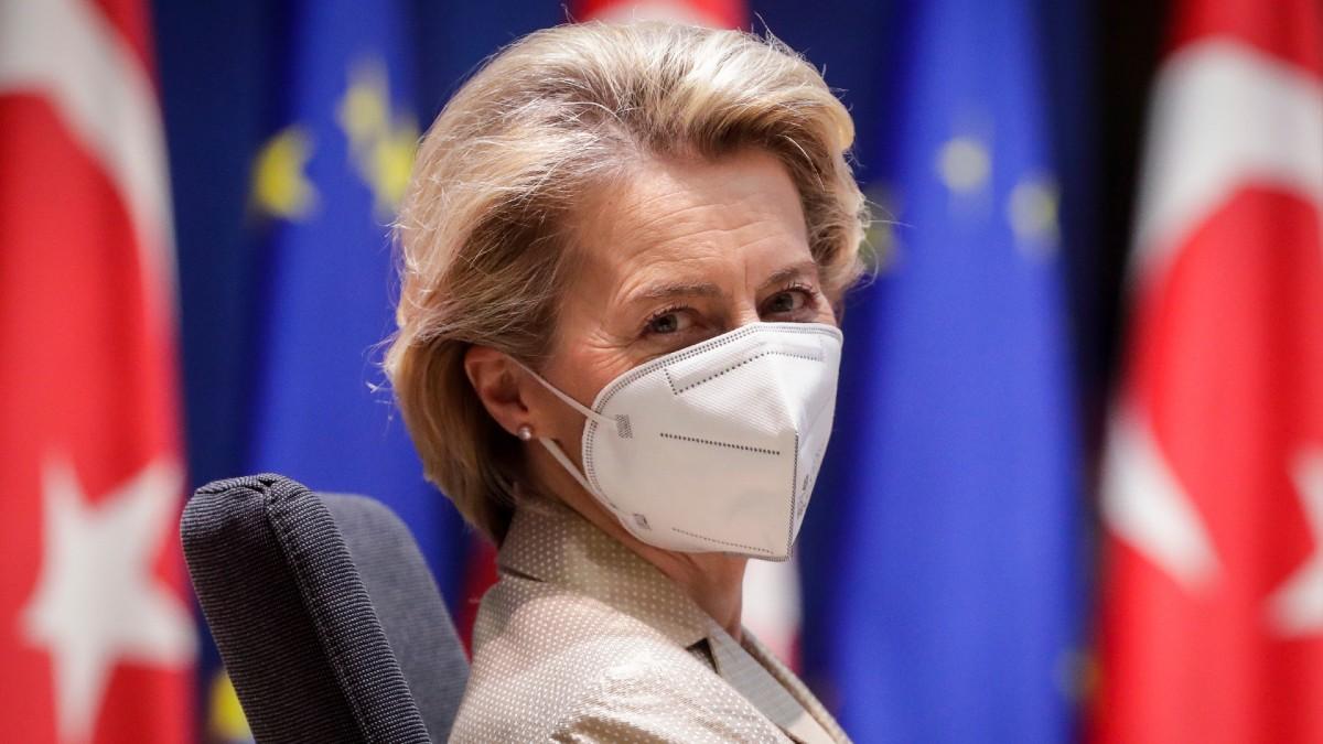 EU-kommissionens ordförande Ursula von der Leyen har redan sedan tidigare flaggat för att regelverket kring exporten av vaccin kan skärpas. (Foto: TT)