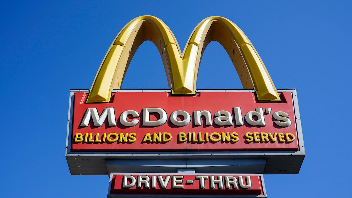 McDonald's lovar nollutsläpp till 2050. Men hur sannolikt är det?