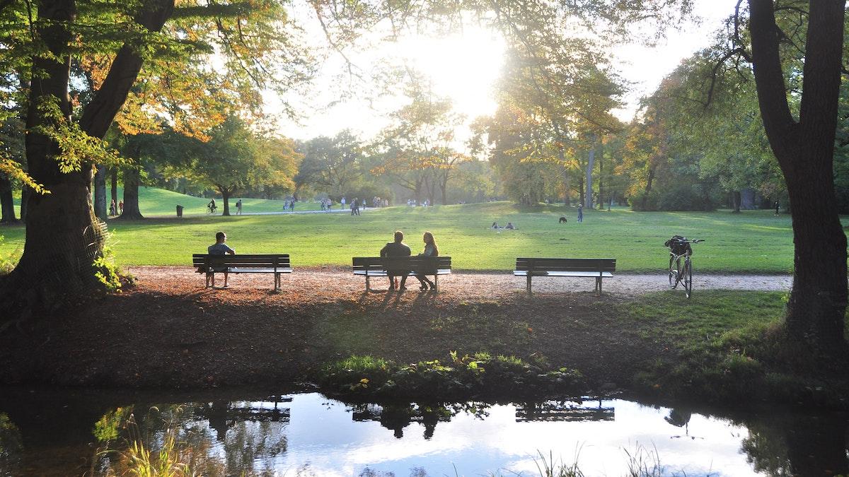 Norconsults planeringsarkitekter Linda Hartzell och Linnea Fröjd anser att vi behöver nya sätt att värdera sociala värden.