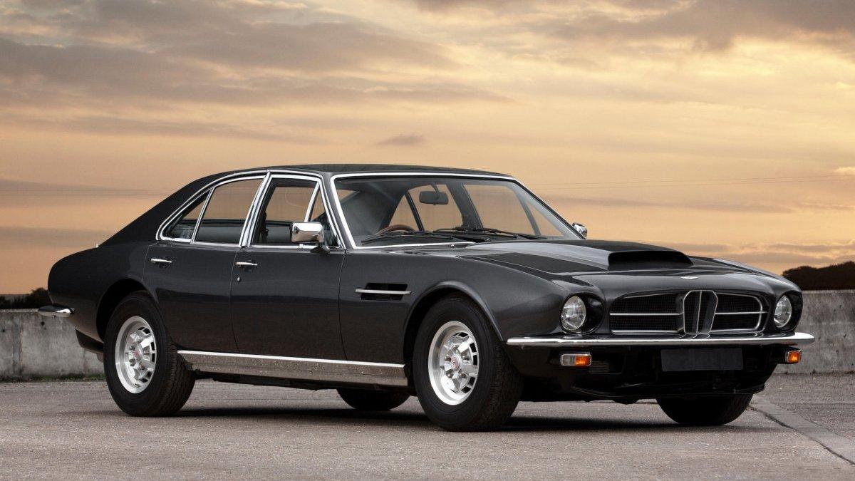 Aston Martin Lagonda från 1975.