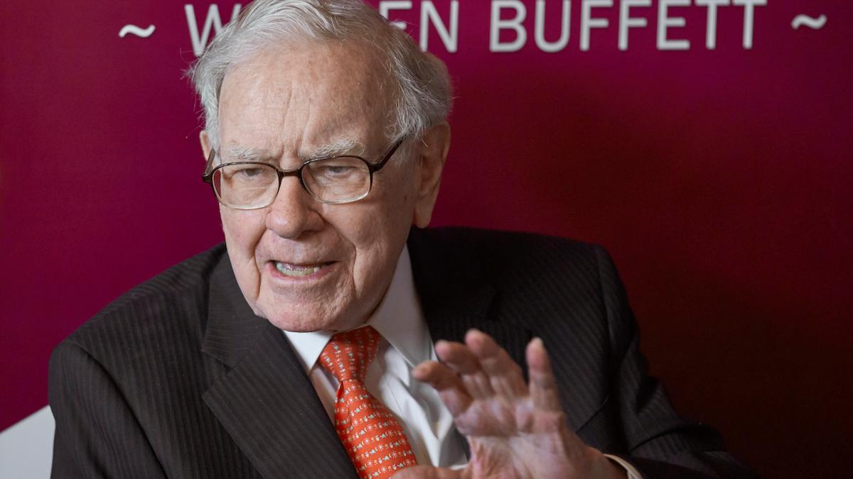 Efter fallet för techaktier är Warren Buffett nu världens femte rikaste människa