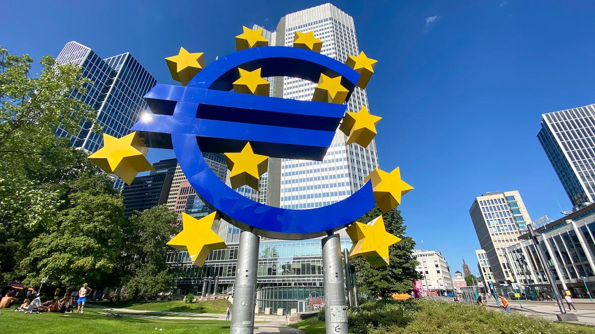 Europeiska Centralbanken, ECB, i Frankfurt. I februari steg konsumetpriserna i eurozonen med hela 5,8 procent, långt över ECB:s inflationsmål på 2 procent.