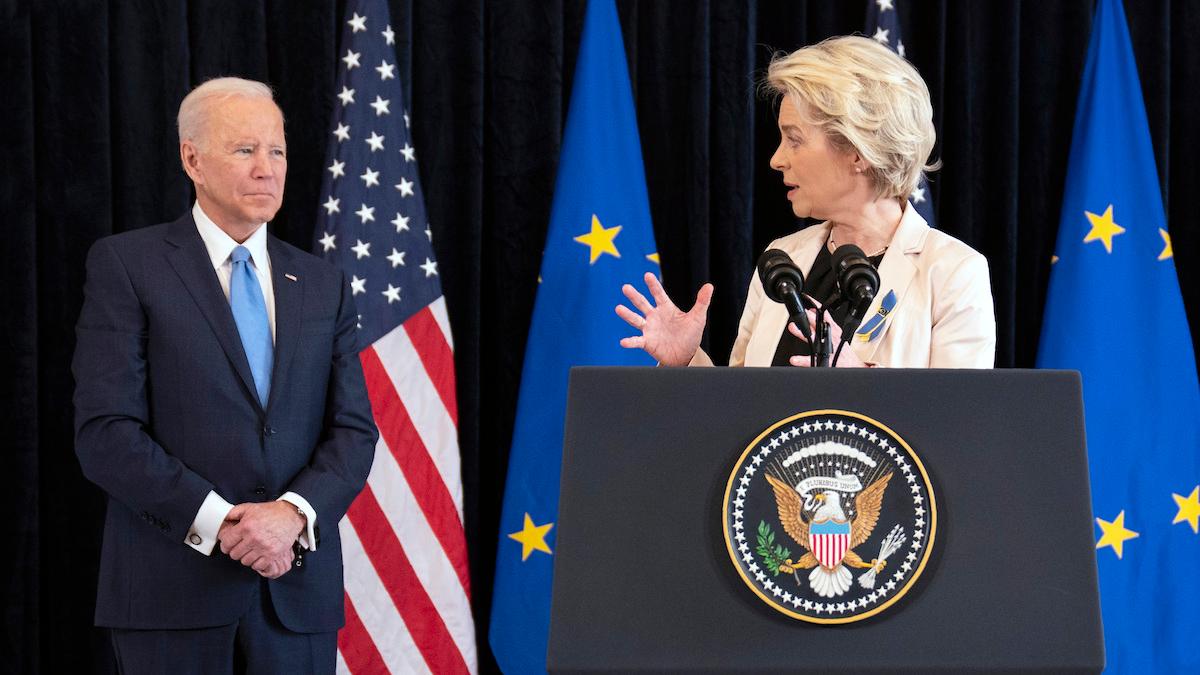 USA:s president Joe Biden och EU-kommissionens ordförande Ursula von der Leyen i Bryssel i dag där ett nytt avtal om flytande naturgas till EU från USA tillkännagavs