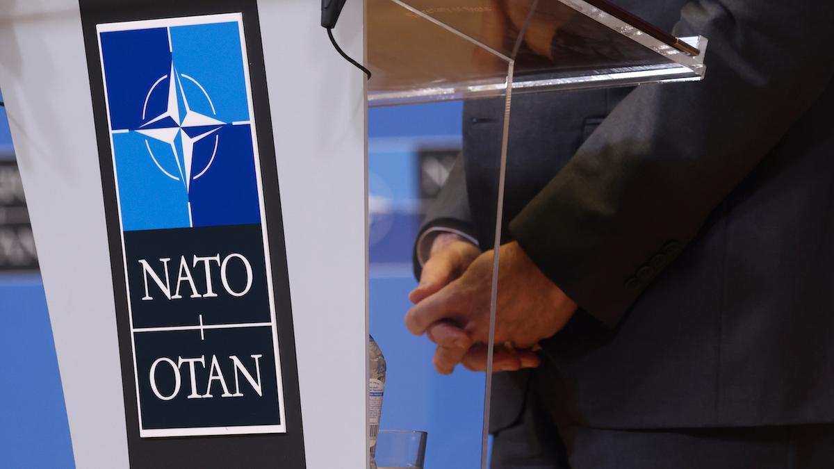 Nato: Lovar stöd till Finland under ansökningsperiod