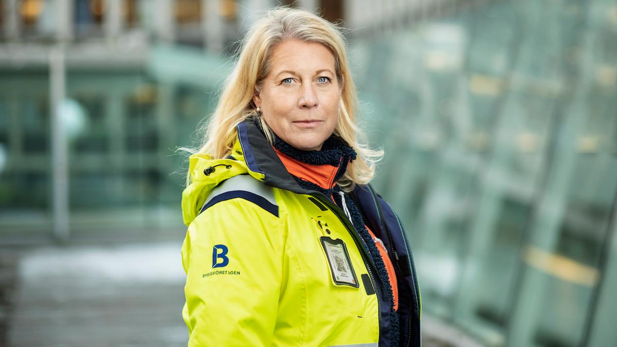 Byggföretagens vd Catharina Elmsäter-Svärd säger att cementkrisen, stigande materialpriser, svagare hushållsekonomier och höjda räntor är sådant som påverkar bostadsproduktionen negativt.