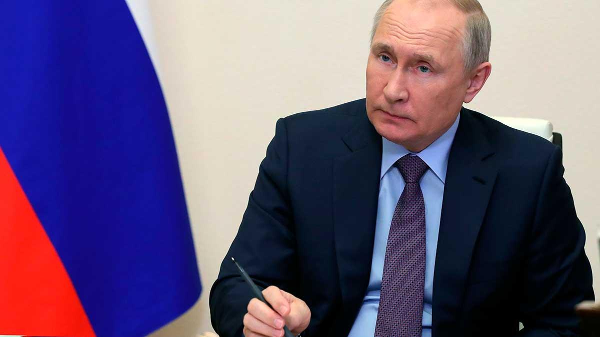 Putin fick skjuta upp tal efter cyberattack