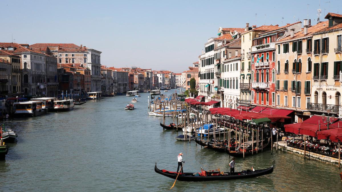 Venedig vill att endagsturister förhandsbokar och betalar inträde för att släppas in i staden.