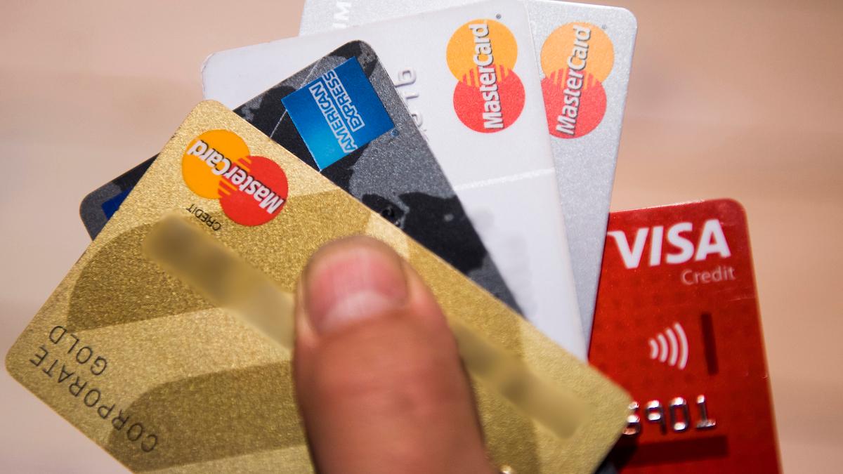 Bland unga ökar andelen som lånar för första gången snabbt och en tredjedel av dem mellan 20 och 29 år som tar privatlån gör det via kreditkort.