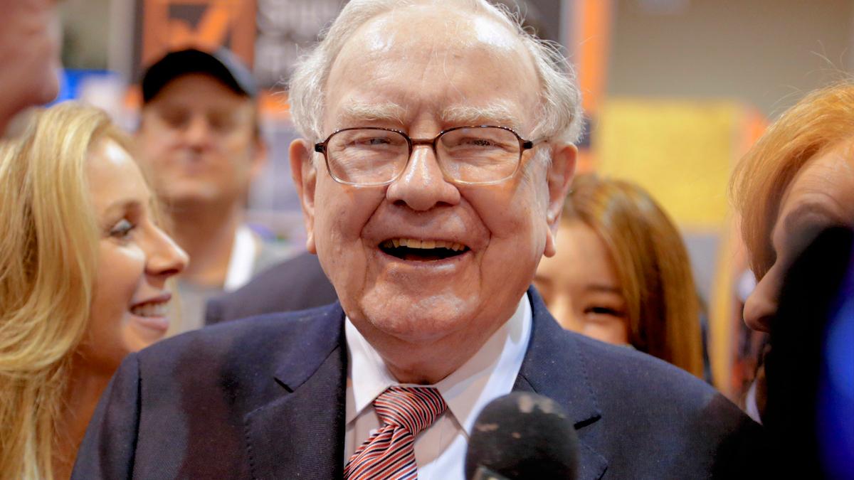 Warren Buffet satsar på aktier – 600 miljarder i år