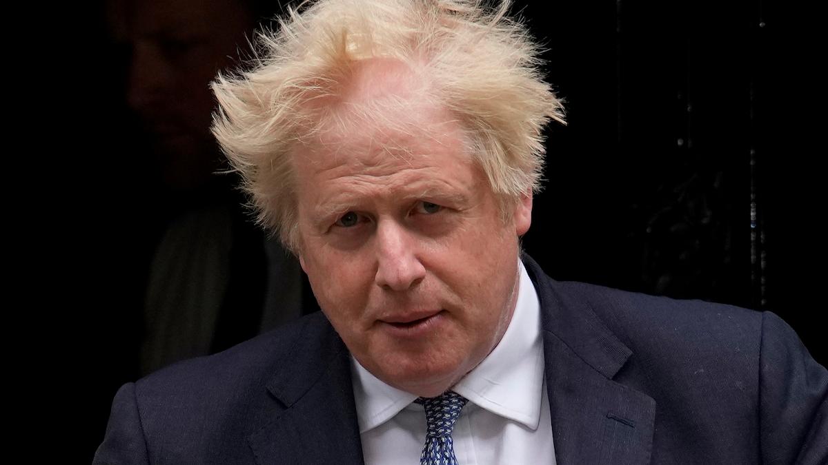 Storbritanniens premiärminister Boris Johnson stödjer att fler vapen skickas till Ukraina, även raketartillerifordnon, MLRS
