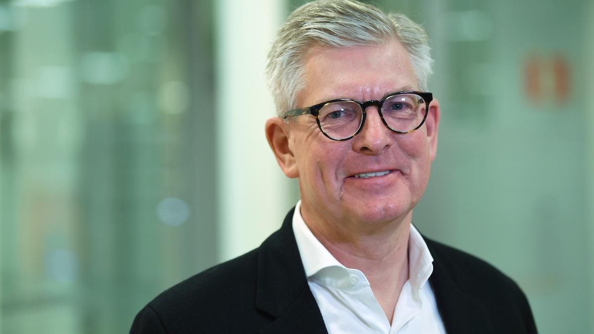 Ericssons vd Börje Ekholm meddelar att bolaget omstrukturerar sin verksamhet.