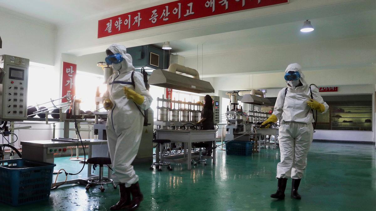 I mitten av maj bekräftade Nordkorea att landet drabbats av ett coid-19-utbrott, nu kommer rapporter om ett utbrott av en oidentifierad tarmsjukdom i en av landets provinser.