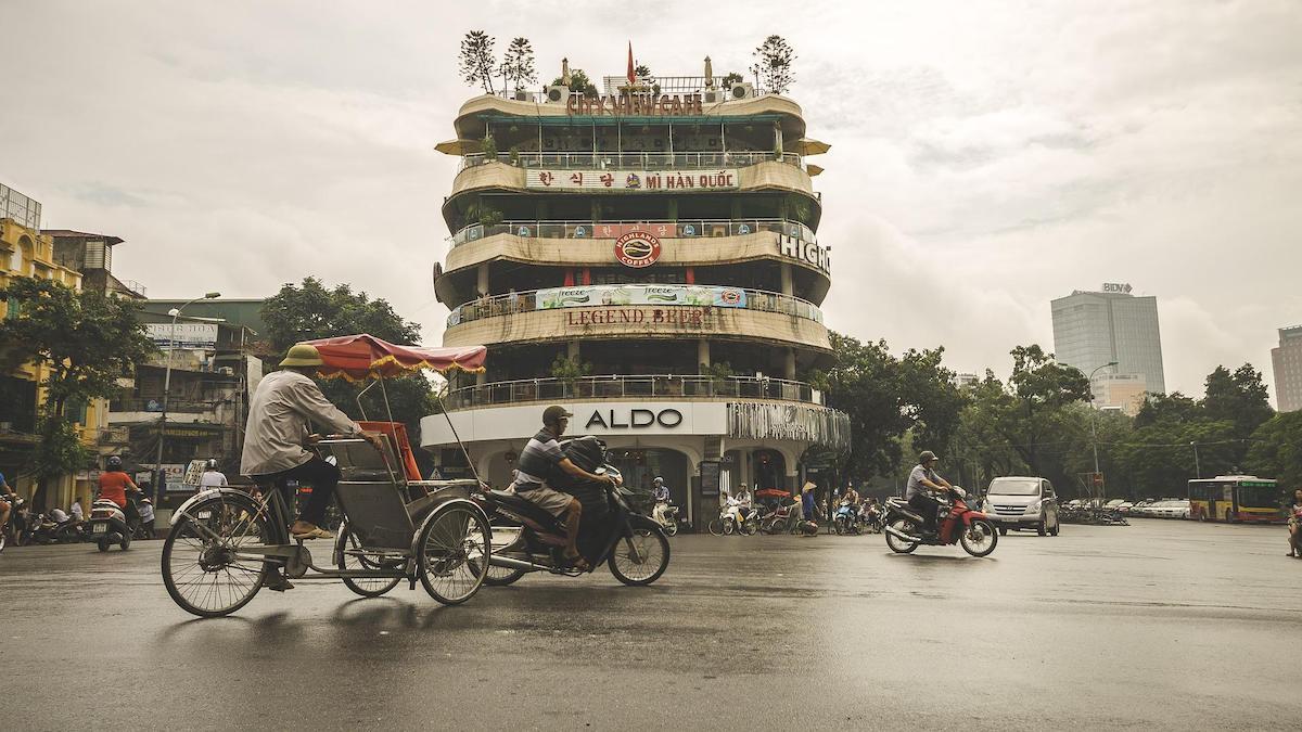 Vietnamesiska aktier har i år rasat mer än 10 procent och en fondförvaltare vid ett Vietnamfokuserat investeringsbolag menar att det nu kan vara en god idé att investera i Vietnam