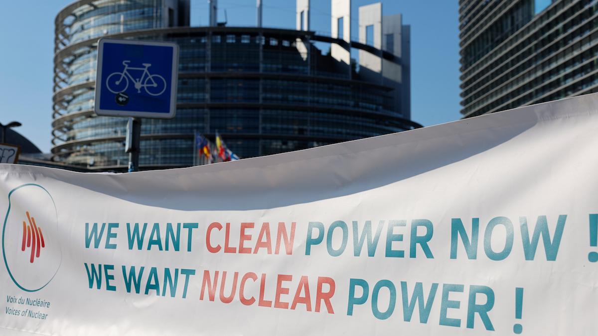 Frankrike förstatligar kärnkraft – betalar 102 miljarder