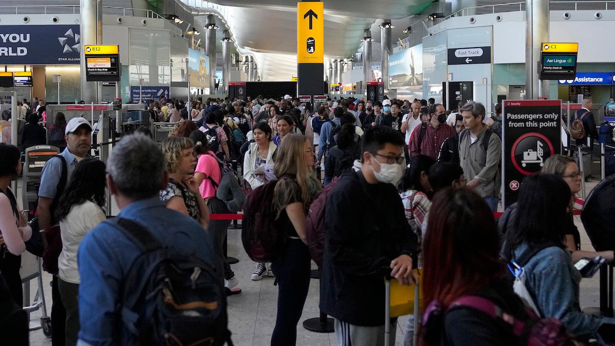 Heathrow-chef: "Flygkaoset fortsätter också nästa år"