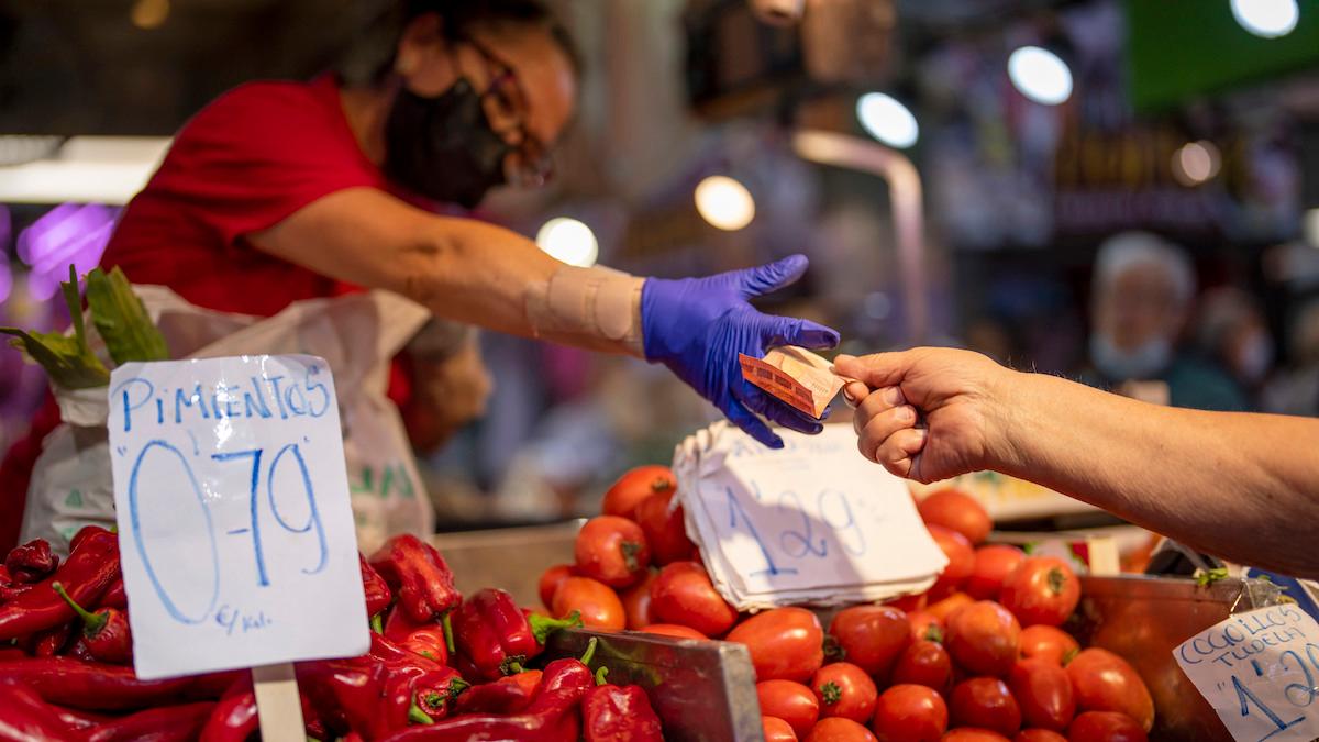 Inflationen i euroområdet ökade till 8,6 procent i juni och priserna på livsmedel ökade med 8,9 procent