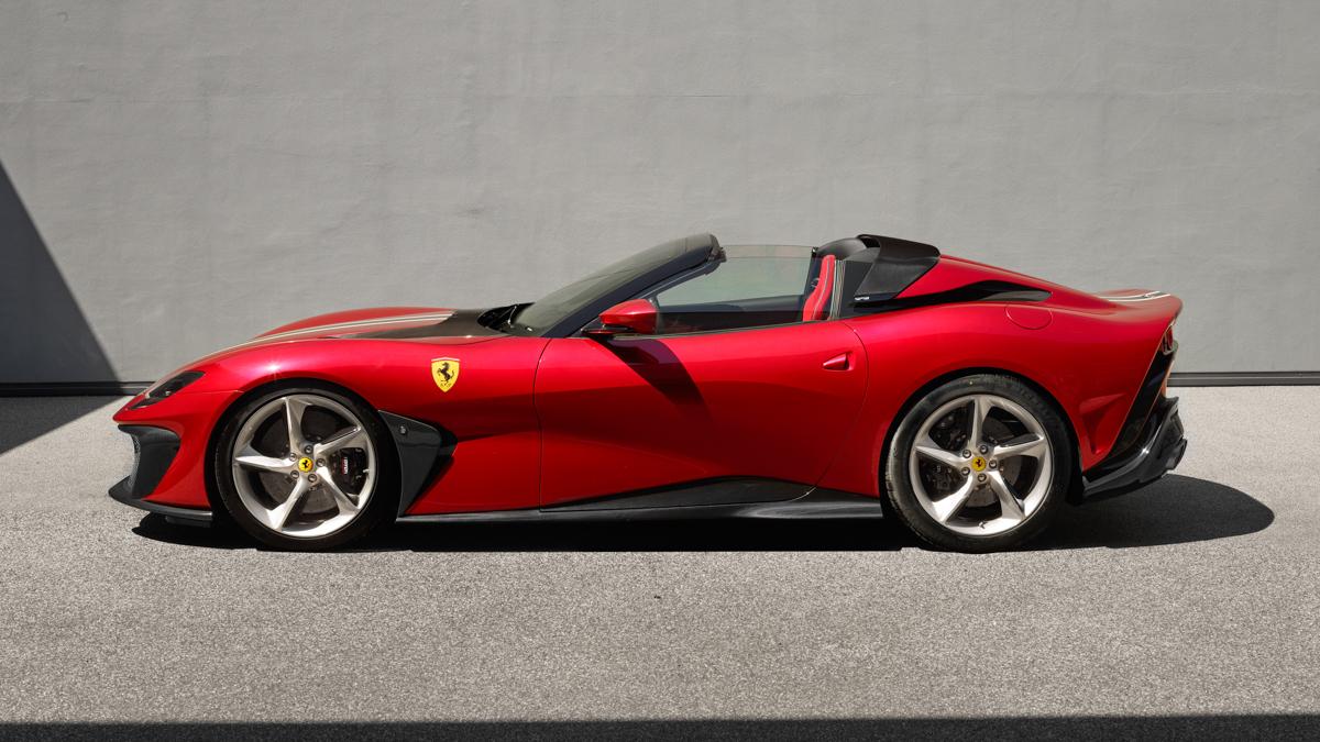 Ferrari SP51 från sidan