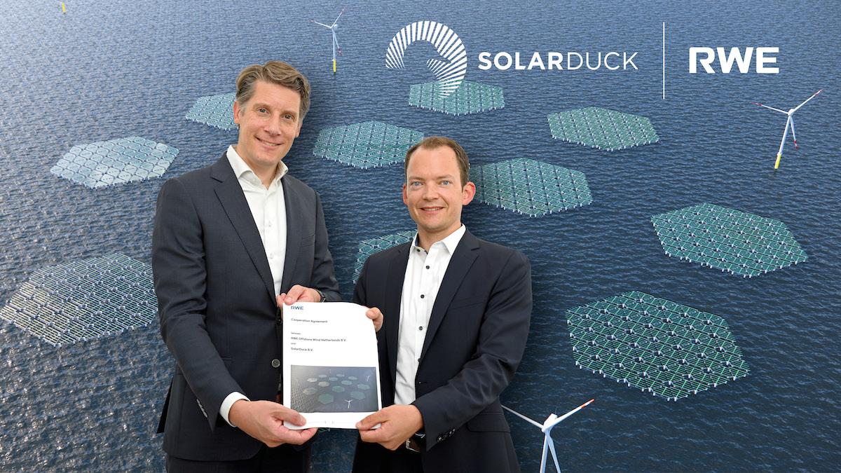 Koen Burgers, vd för Solar Duck och Martin Dörnhöfer, direktör för Floating, Hydrogen, Development Optimization, RWE Renewables. Startupbolaget Solar Duck samarbetar i dag med det tyska energibolaget RWE för bygget av en pilotanläggning för flytande solceller.