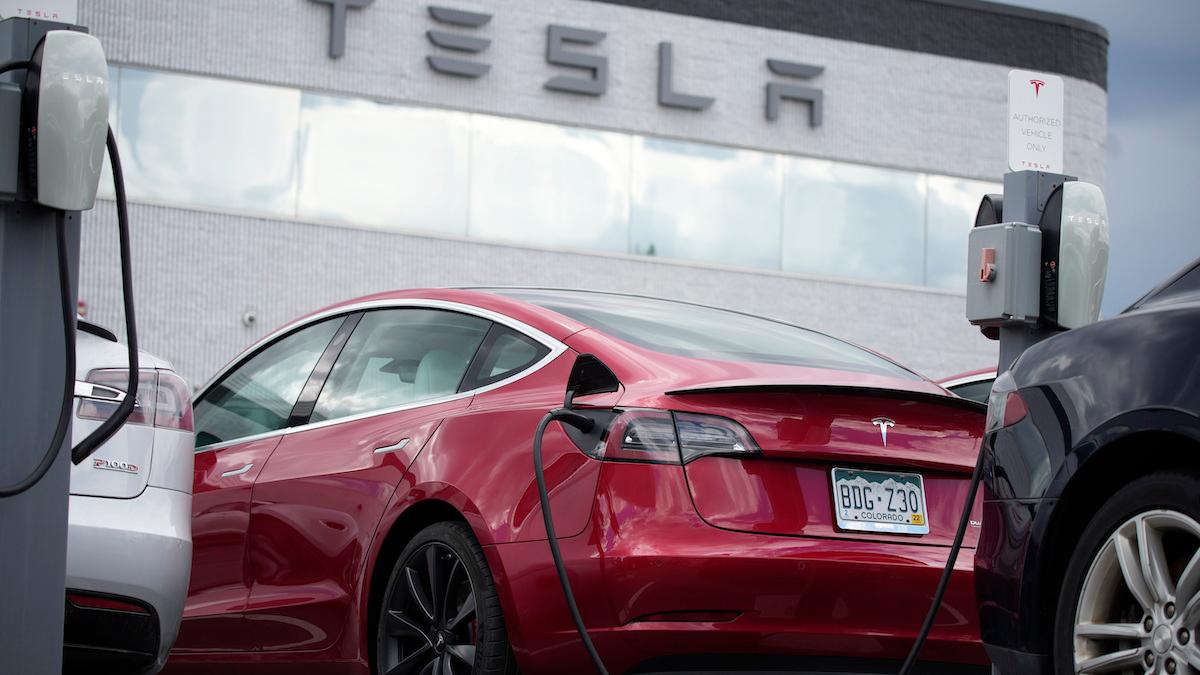 Tesla återkallar över en miljon bilar i USA
