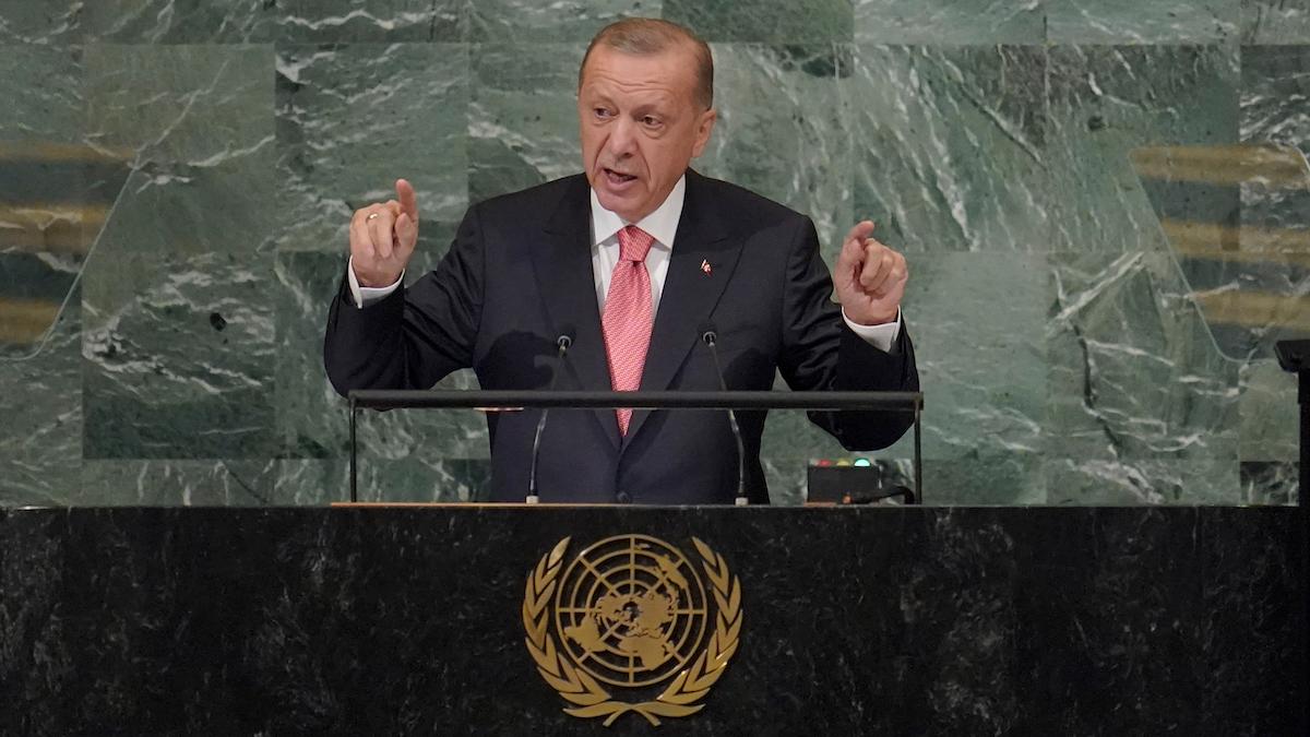 Sedan Recep Tayyip Erdogan förra veckan reste till USA för FN:s årsmöte har hans hållning till Ryssland börjat visa på tecken till en subtil förändring