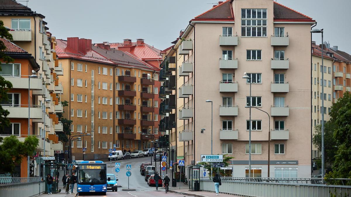 Nästa år vill Fastighetsägarna i Stockholm höja hyrorna med 9,5 procent för 100 000 hushåll i staden.