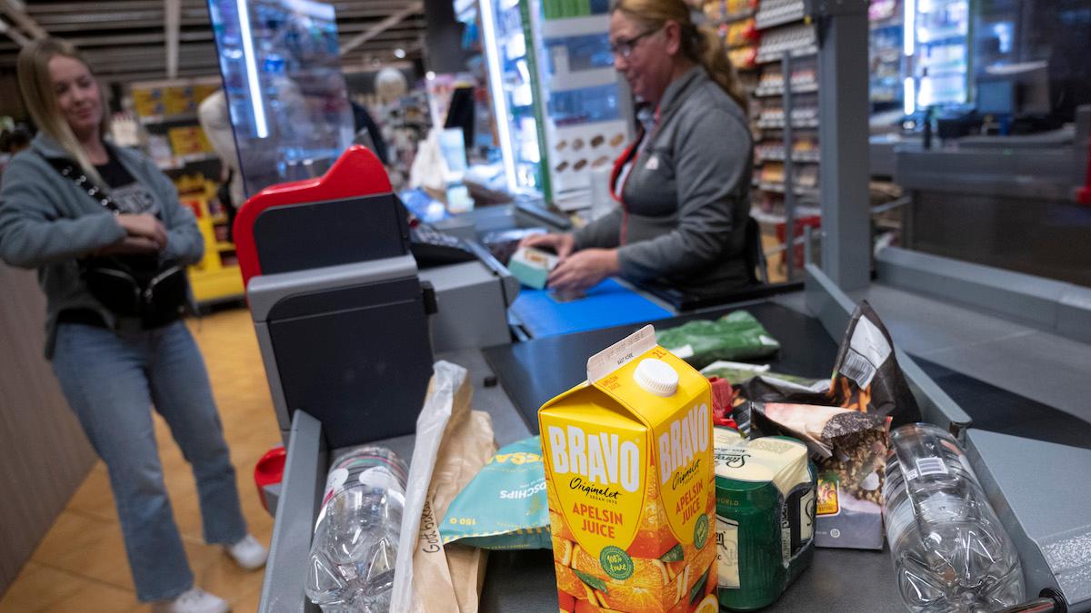 Statistik från Statistiska centralbyrån visar att matpriser, sedan augusti förra året, har ökat mer än inflationen