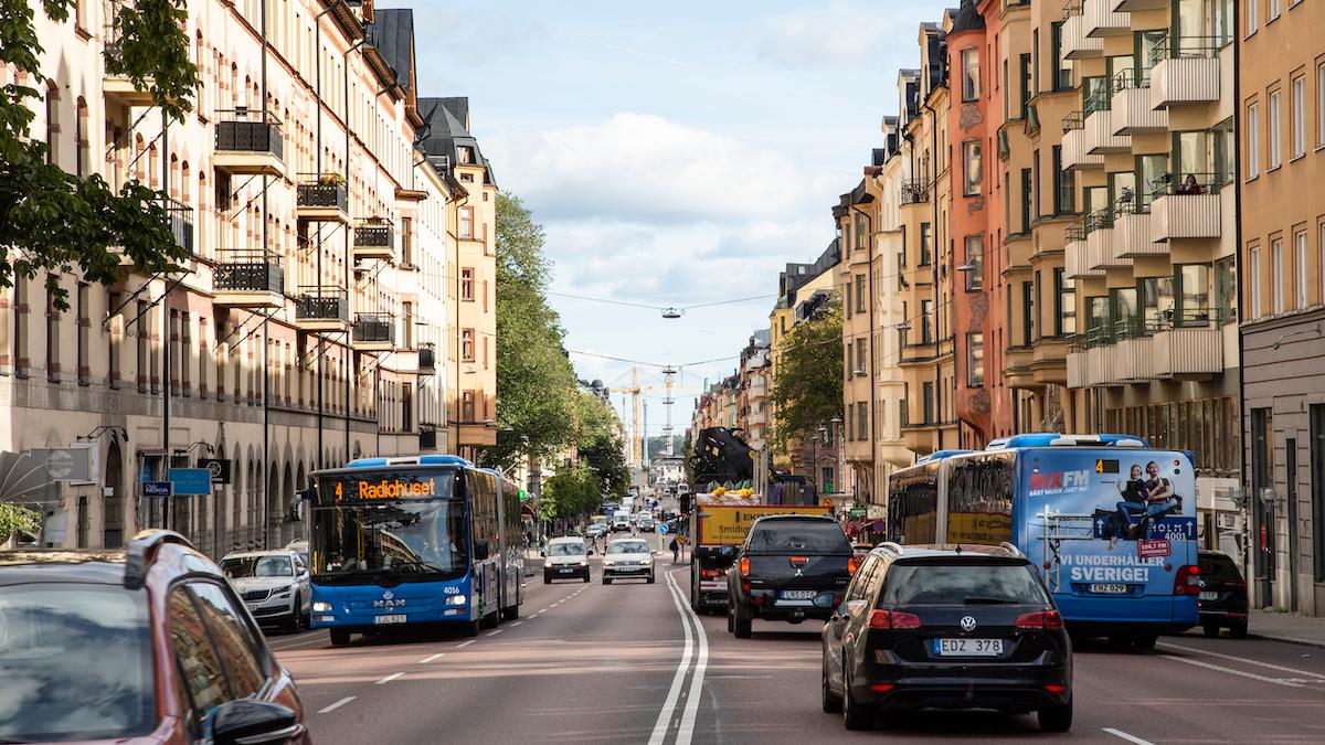 En ny undersökning visar att de flesta av stockholmarna inte vill att delar av innerstaden stängs av för privatbilism