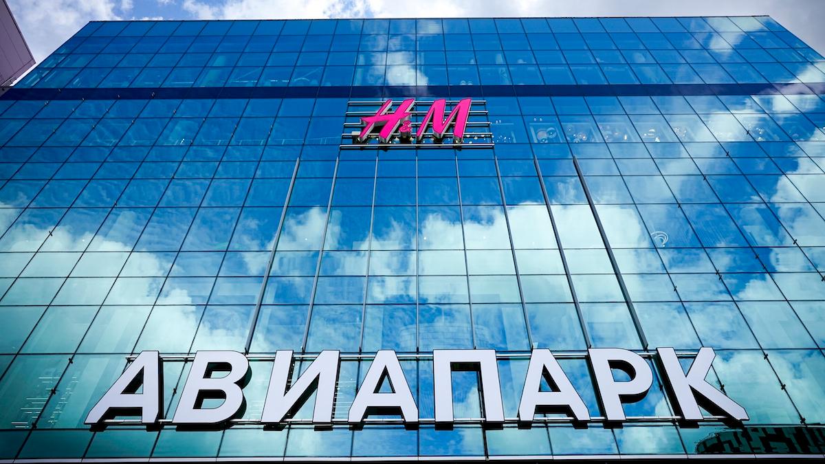 H&amp;M söker kostnadsbesparingar efter det kostsamma utträdet ur Ryssland och ett resultat som urholkas av inflationen